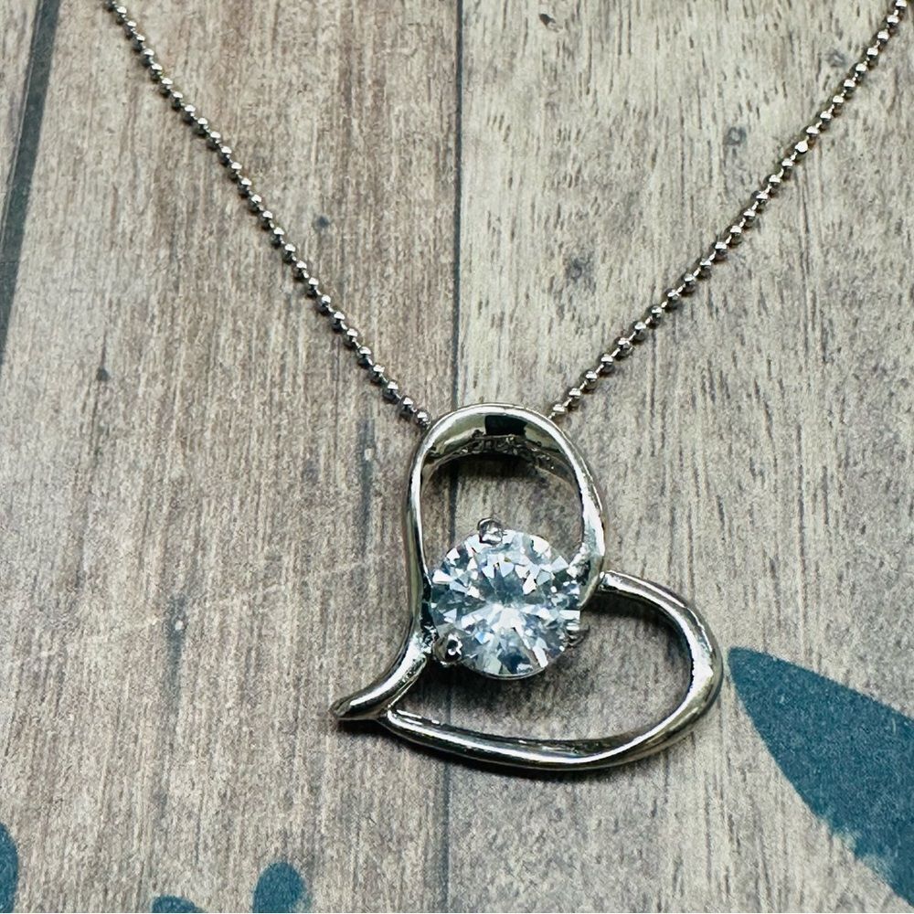 Silver Dainty Crystal‎ Heart Necklace B5